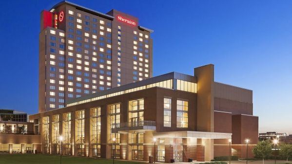 Sheraton Overland Park Hotel At The Convention Center - 1