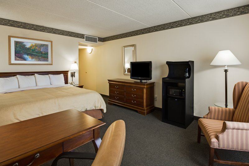 Country Inn and Suites by Carlson, Naperville - 4
