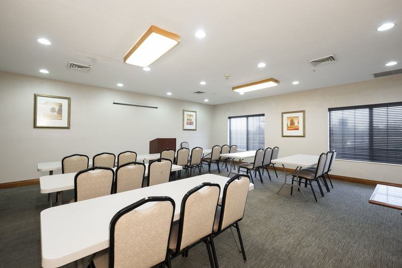 Country Inn and Suites by Carlson, Matteson - 4