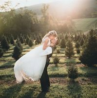 Jeter Mountain Farm is a  World Class Wedding Venues Gold Member