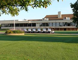 Mason City Country Club is a  World Class Wedding Venues Gold Member