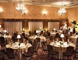 Crowne Plaza Minneapolis West is a  World Class Wedding Venues Gold Member