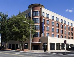 Hampton Inn and Suites Chapel Hill/Carrboro is a  World Class Wedding Venues Gold Member