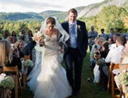 Lonesome Valley is a  World Class Wedding Venues Gold Member
