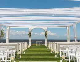 Neuse Breeze Wedding Venue is a  World Class Wedding Venues Gold Member