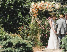 The University of Tennessee Gardens is a  World Class Wedding Venues Gold Member