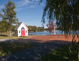 Pine Cradle Lake is a  World Class Wedding Venues Gold Member