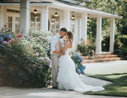 Thompson House and Gardens is a  World Class Wedding Venues Gold Member