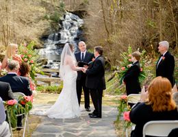 Hightower Falls is a  World Class Wedding Venues Gold Member
