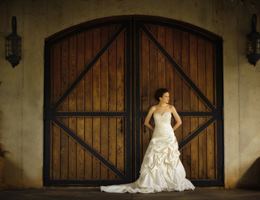 Victoria Valley Vineyards is a  World Class Wedding Venues Gold Member