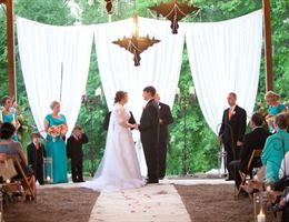 The Hide Away at Reed's Estate is a  World Class Wedding Venues Gold Member