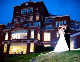 Sheraton Portsmouth Harborside Hotel is a  World Class Wedding Venues Gold Member