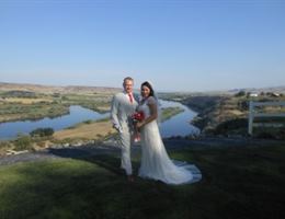 Fox Canyon Vineyards is a  World Class Wedding Venues Gold Member