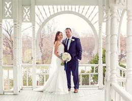Barr Mansion And Artisan Ballroom is a  World Class Wedding Venues Gold Member