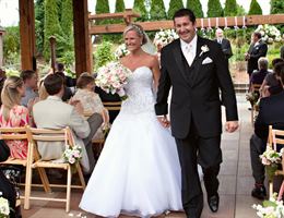 Willows Lodge is a  World Class Wedding Venues Gold Member