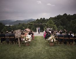 Sawyer Family Farmstead is a  World Class Wedding Venues Gold Member