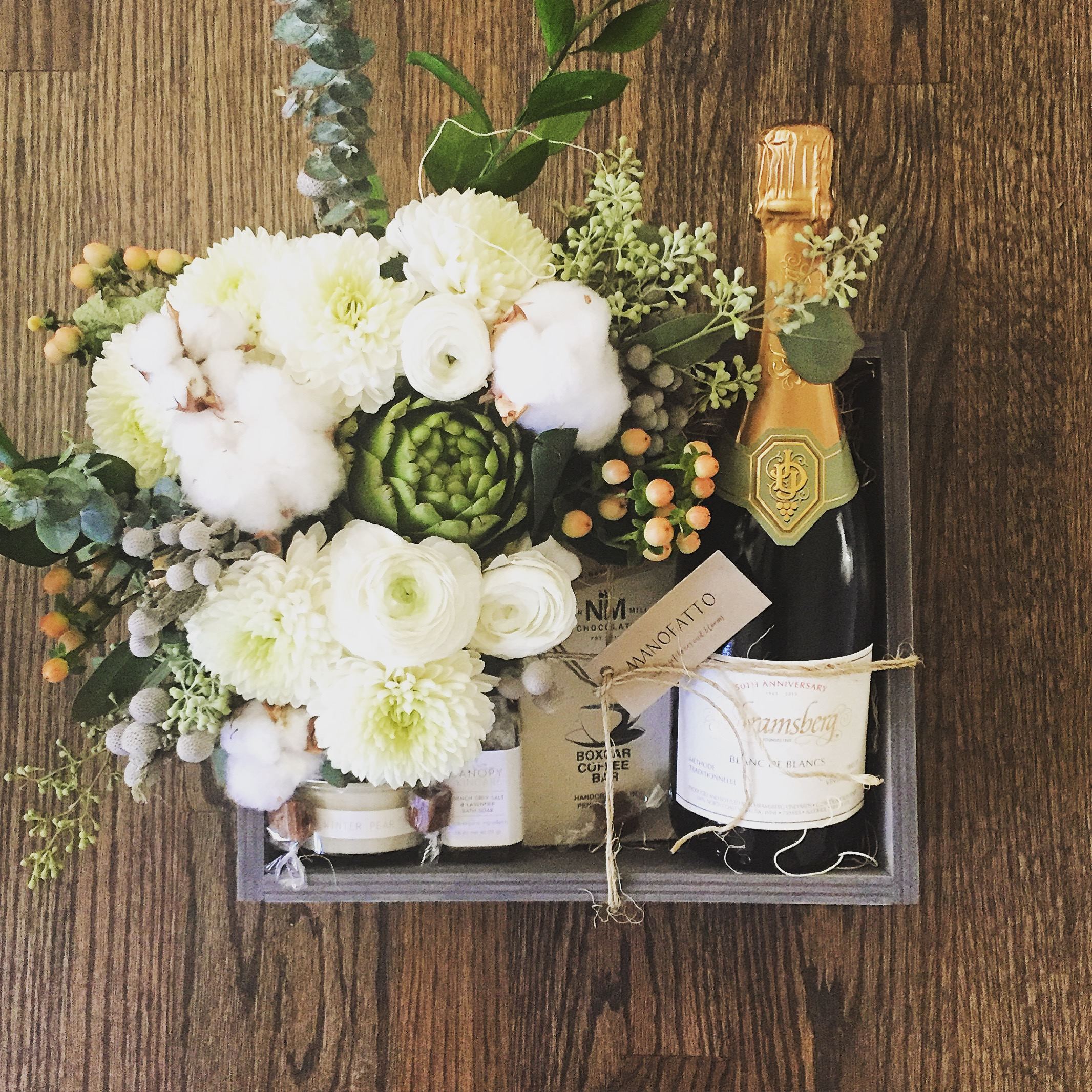 Manofatto  Giftboxes & Bloom - 1