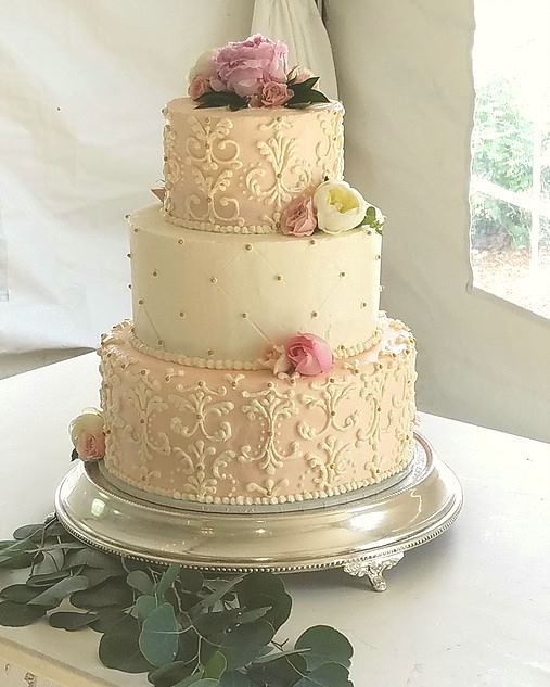 Marti's Cakes and Catering - 1