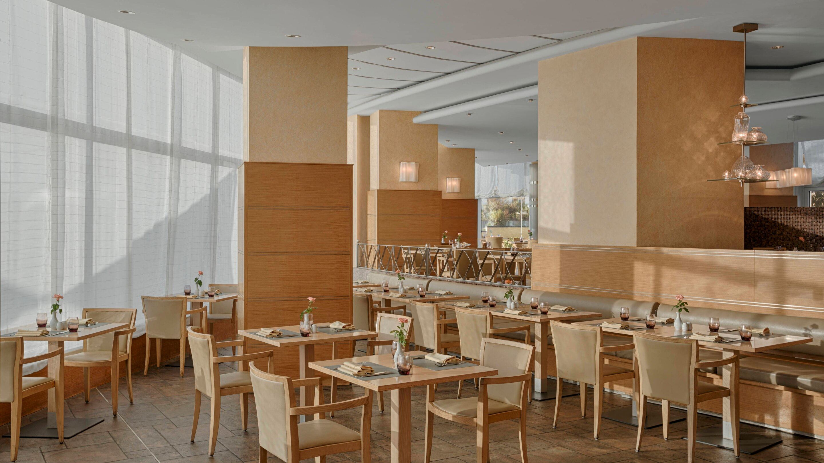 Sheraton Oran Hotel - 5