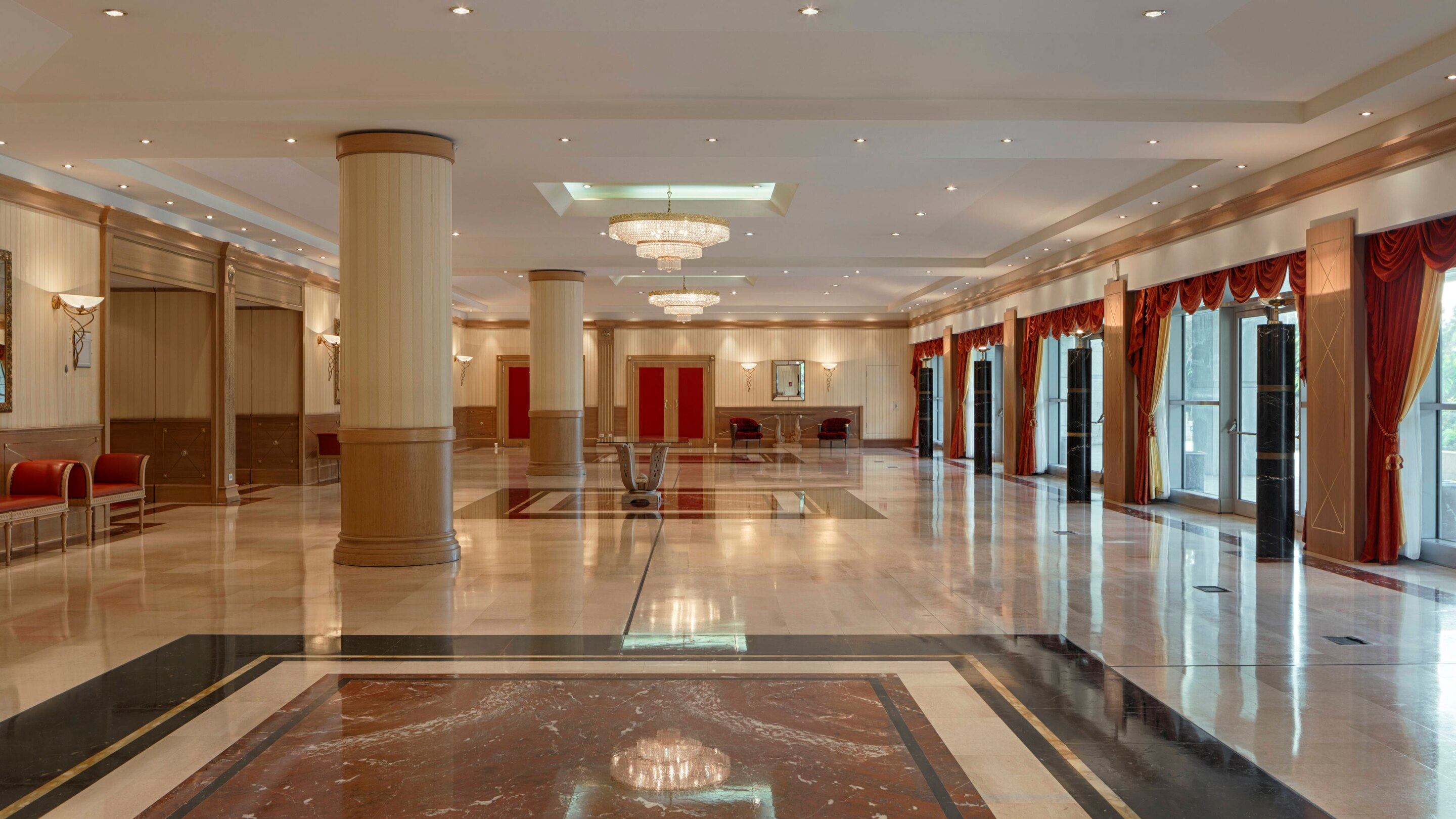 Sheraton Oran Hotel - 4