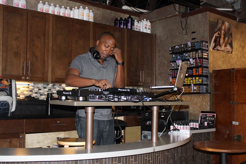 The Junction Salon & Bar - 3