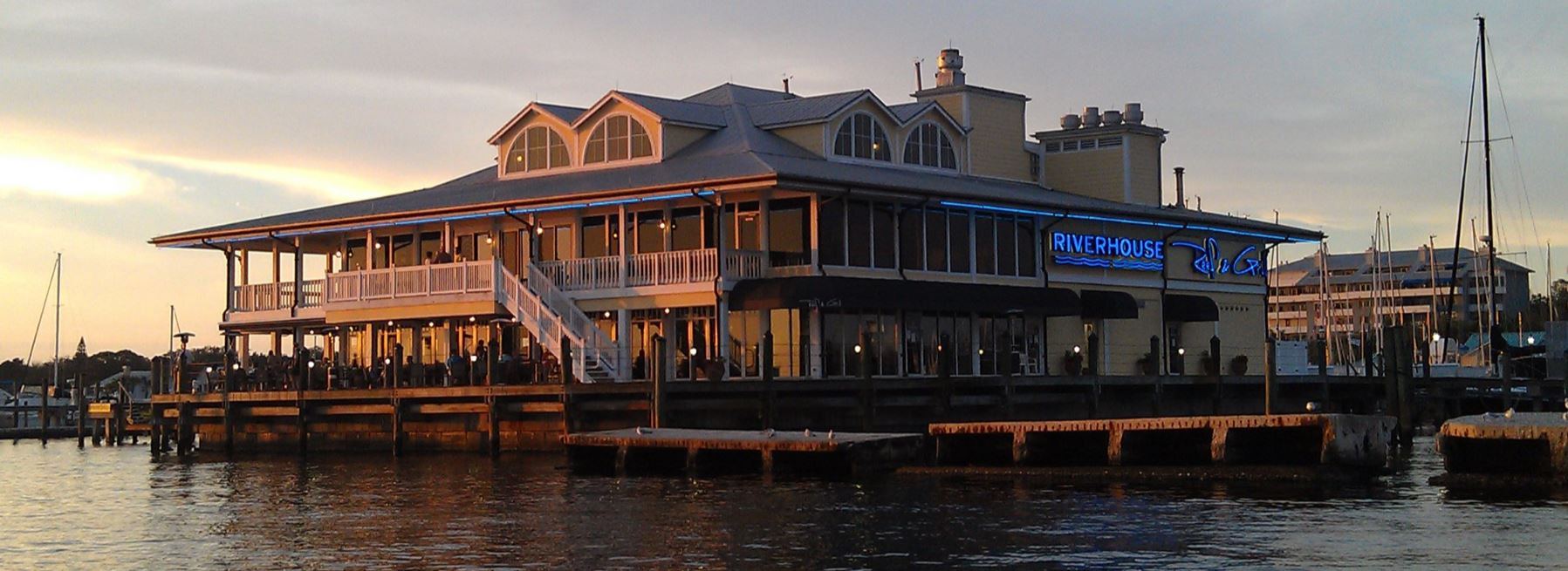 Riverhouse Waterfront Restaurant - 2