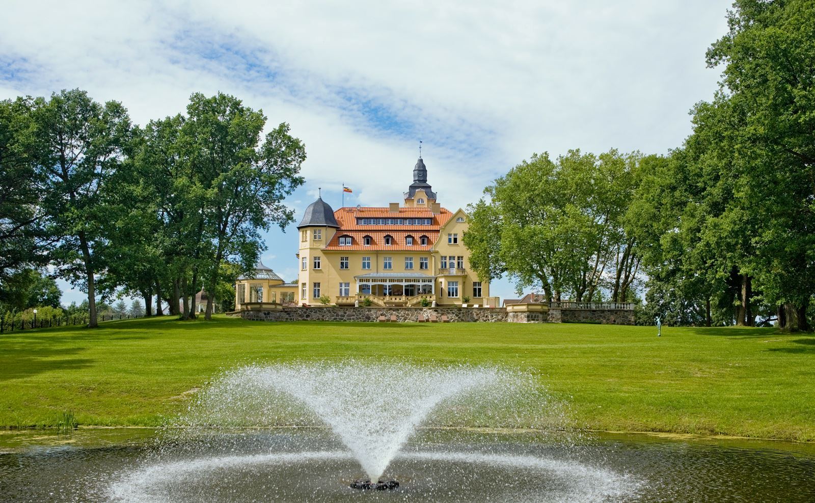 Schlosshotel Wendorf - 1