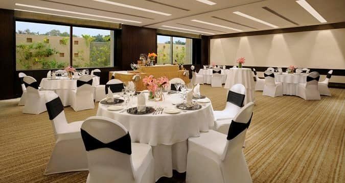 Hilton Bangalore Embassy Golflinks - 5