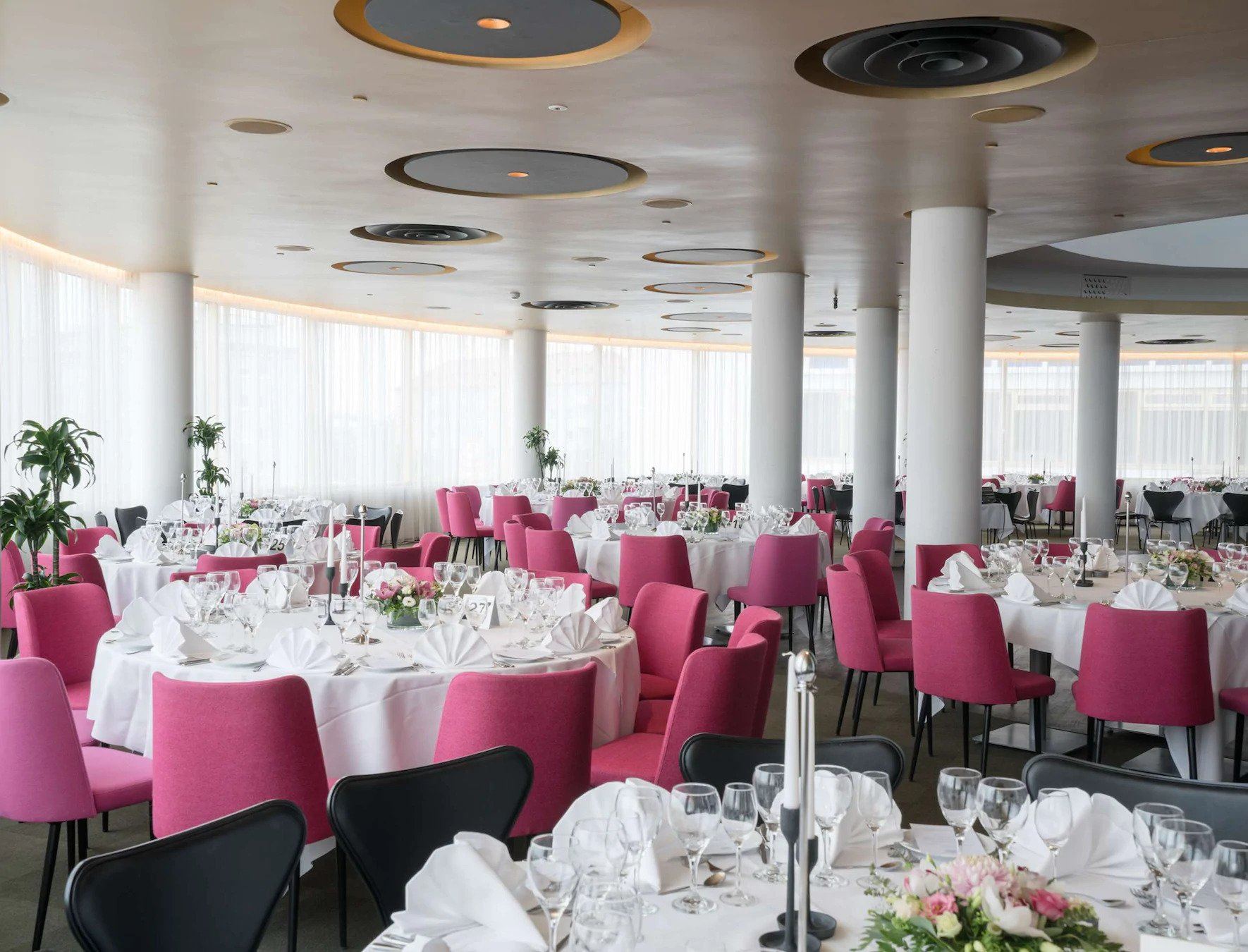 Radisson Blu Saga Hotel - 1