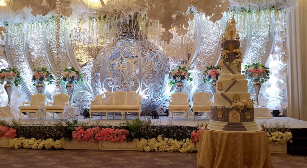 Royal Kuningan Hotel - 1