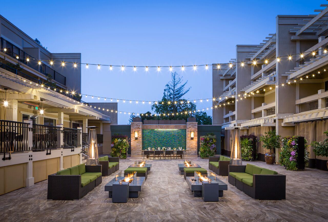 Toll House Hotel - 3