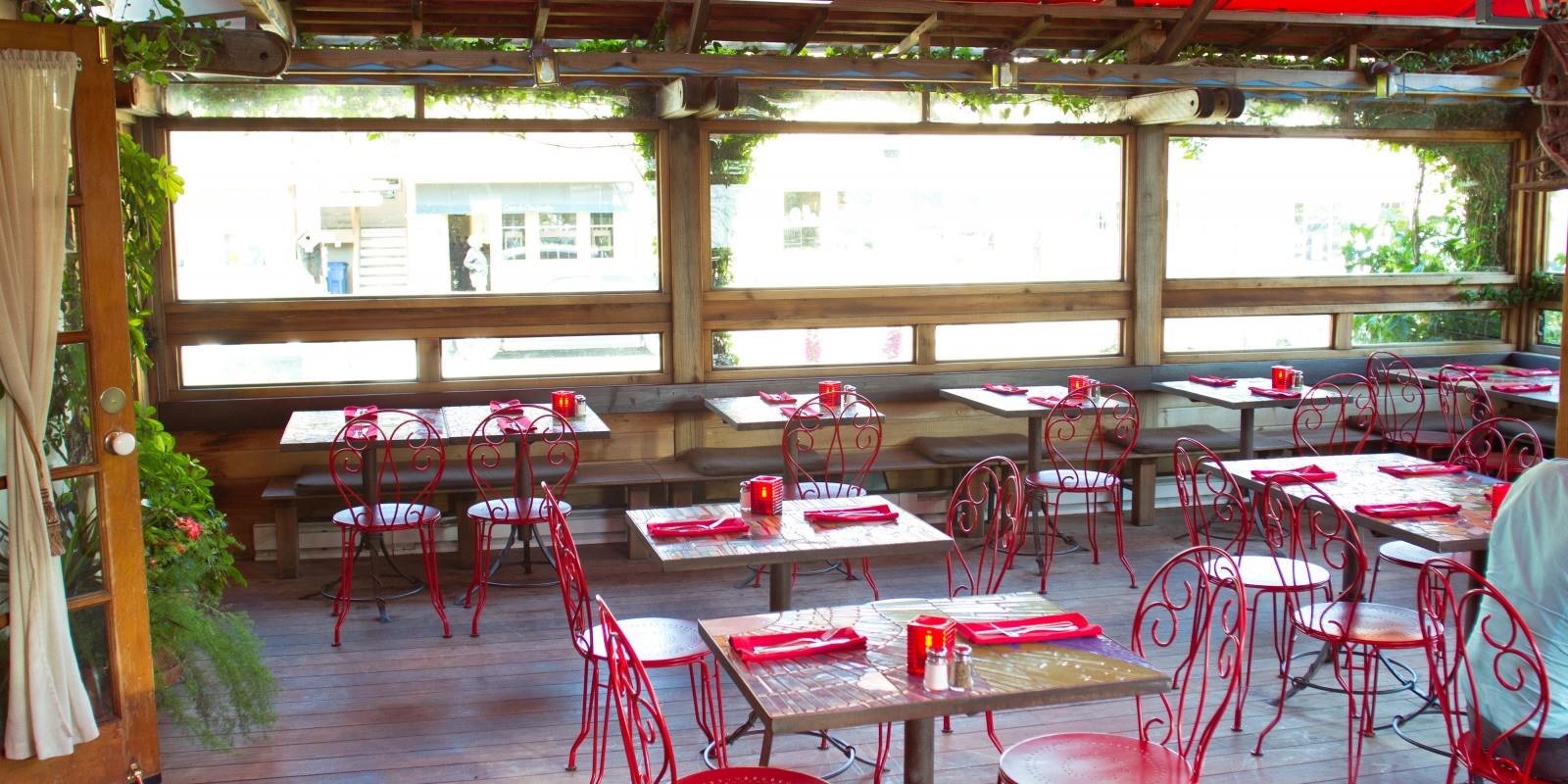 Robin's Restaurant  And Garden - 4