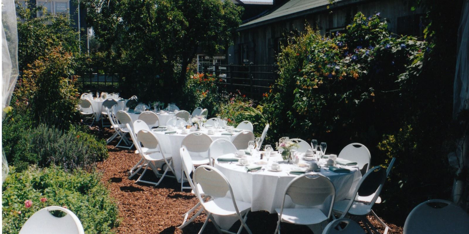 Robin's Restaurant  And Garden - 6