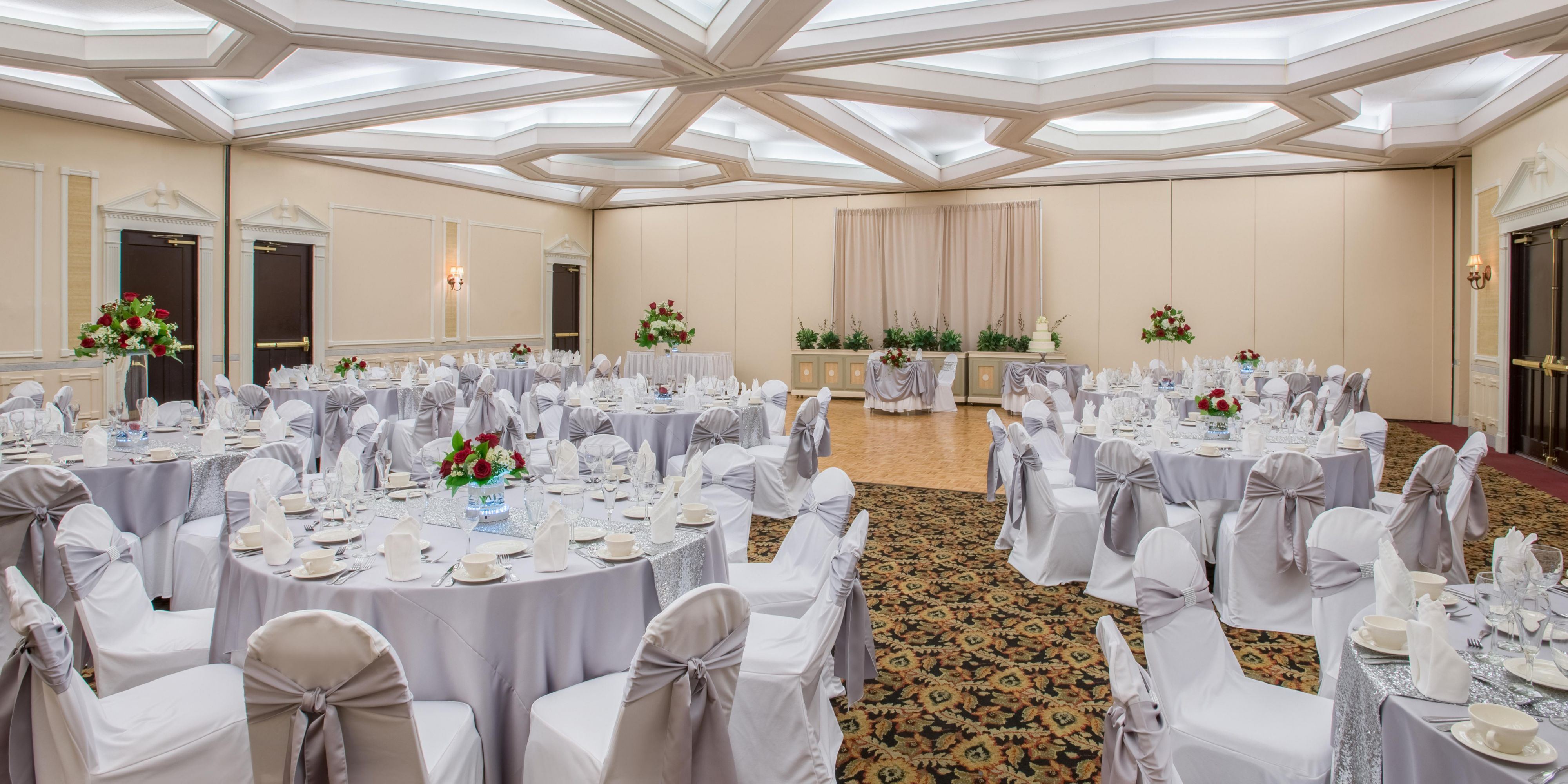 Crowne Plaza Hotel - 6