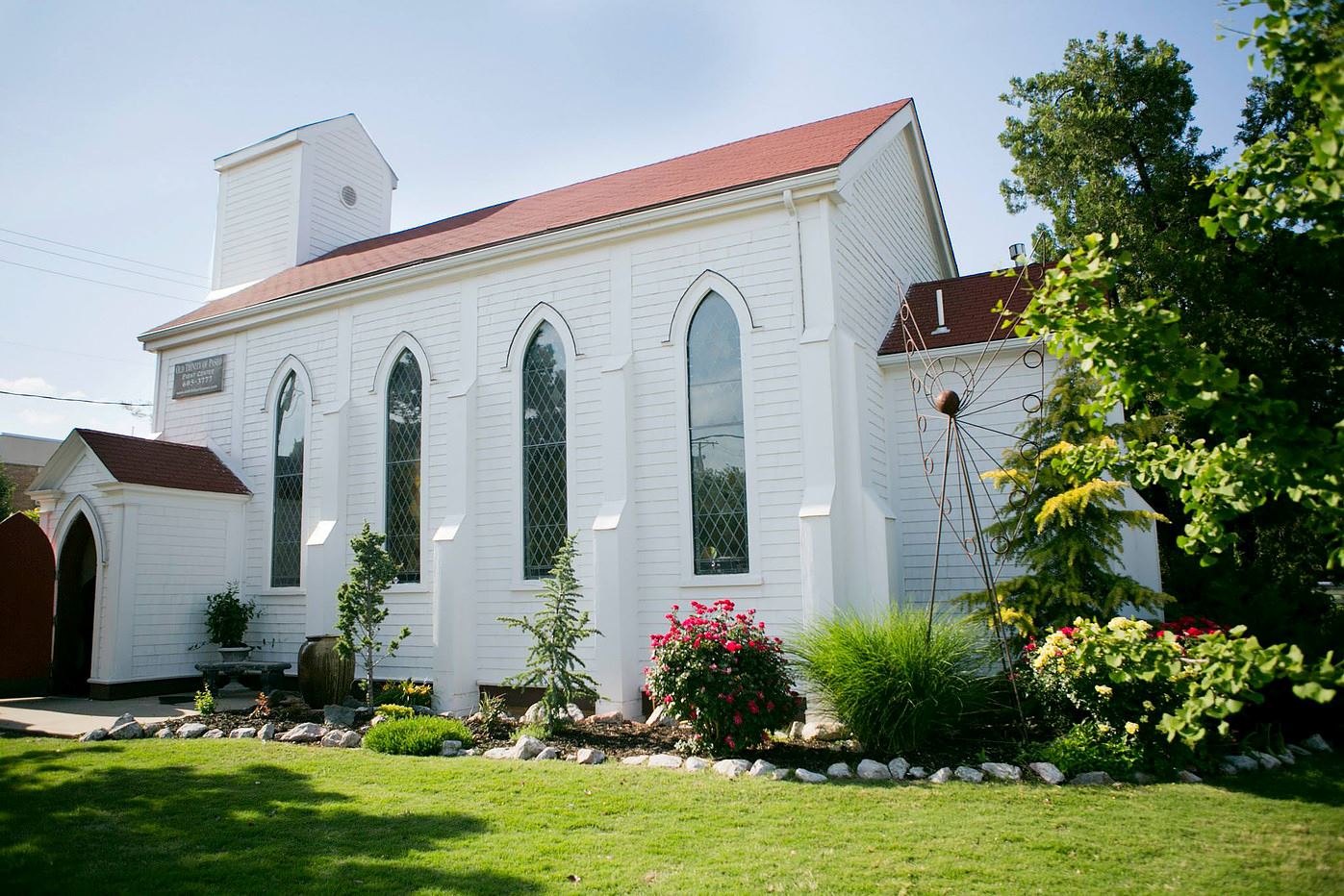 Old Trinity Of Paseo - 2