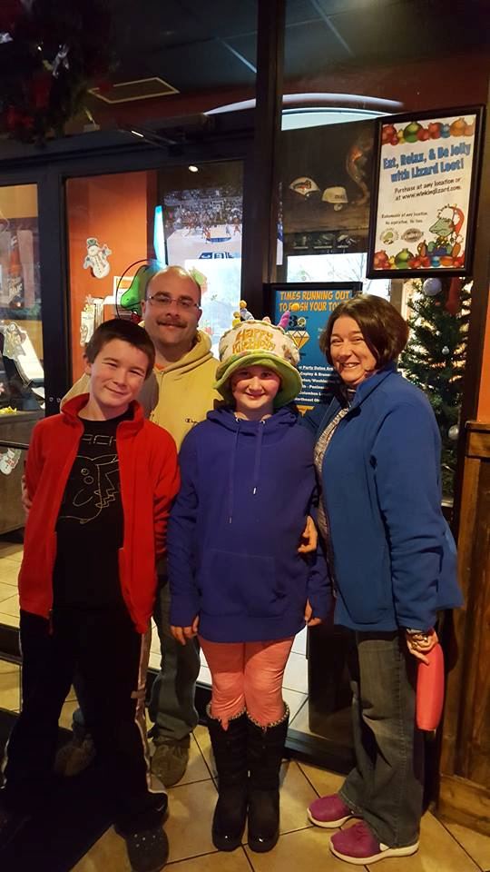 Winking Lizard Tavern Party Center - 5