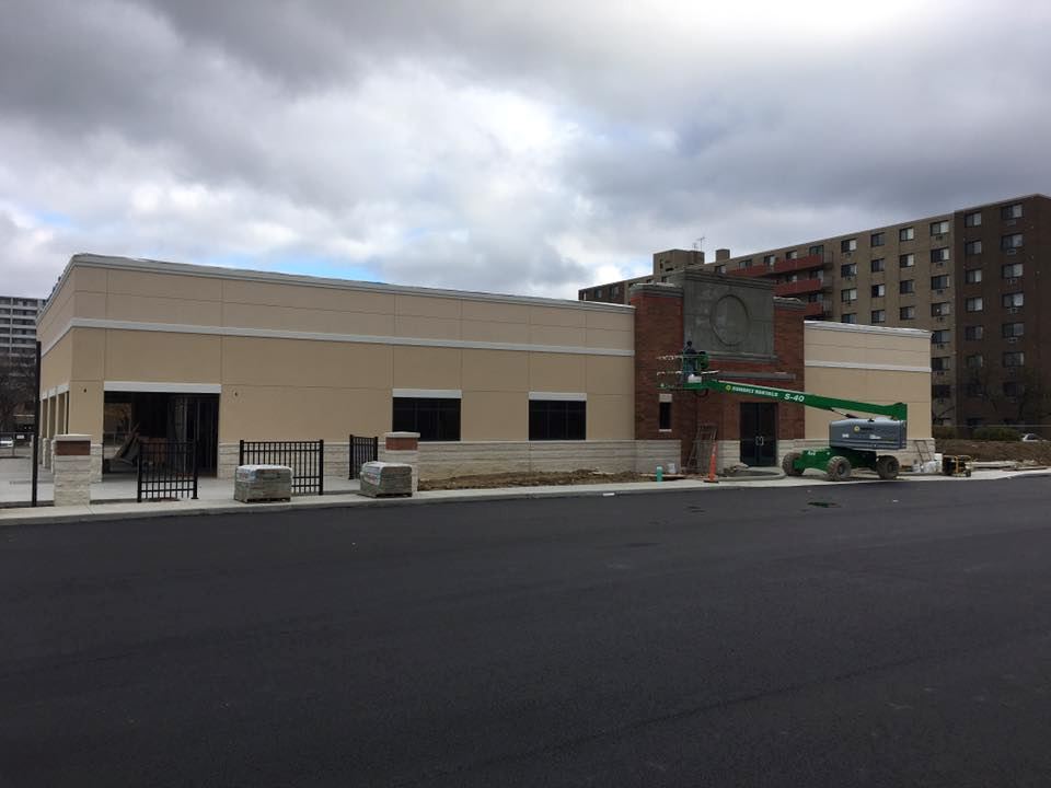 Winking Lizard Tavern Party Center - 6