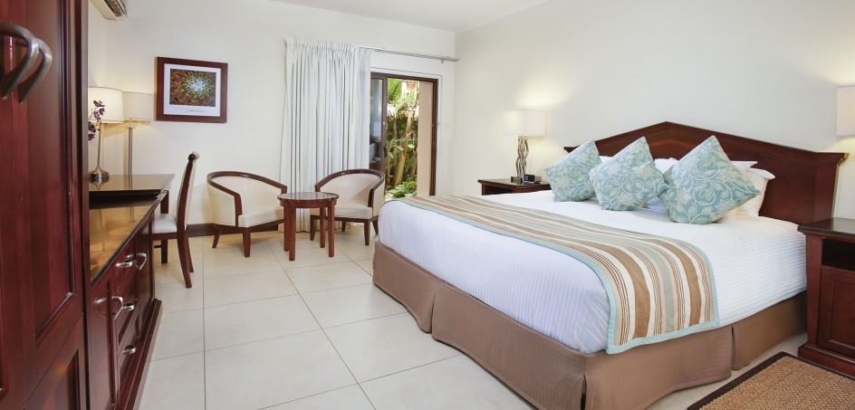 Manchebo Beach Resort and Spa - 2