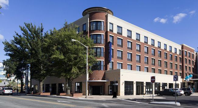 Hampton Inn and Suites Chapel Hill/Carrboro - 1