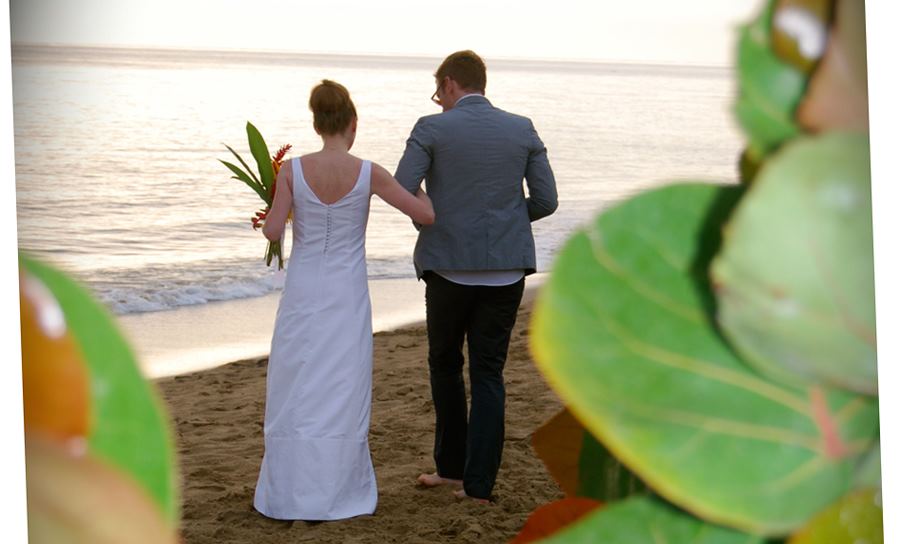 Tres Sirenas Beach Inn - 1