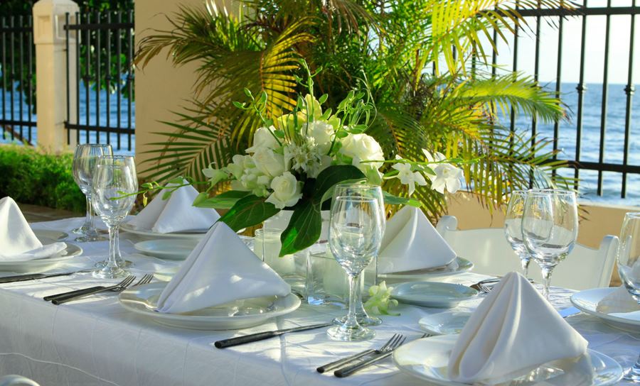 Tres Sirenas Beach Inn - 4