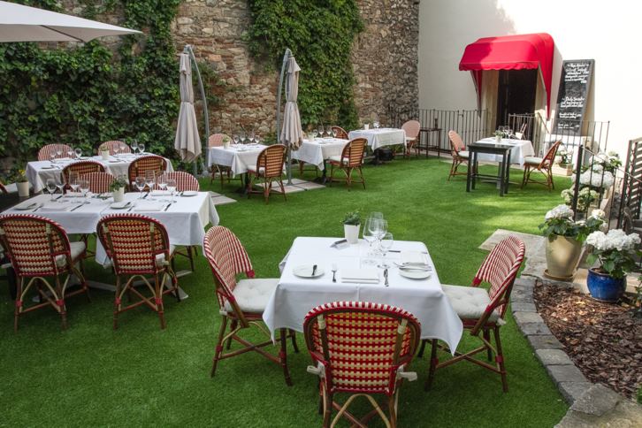 Pierrot Coffee and Restaurant - 2