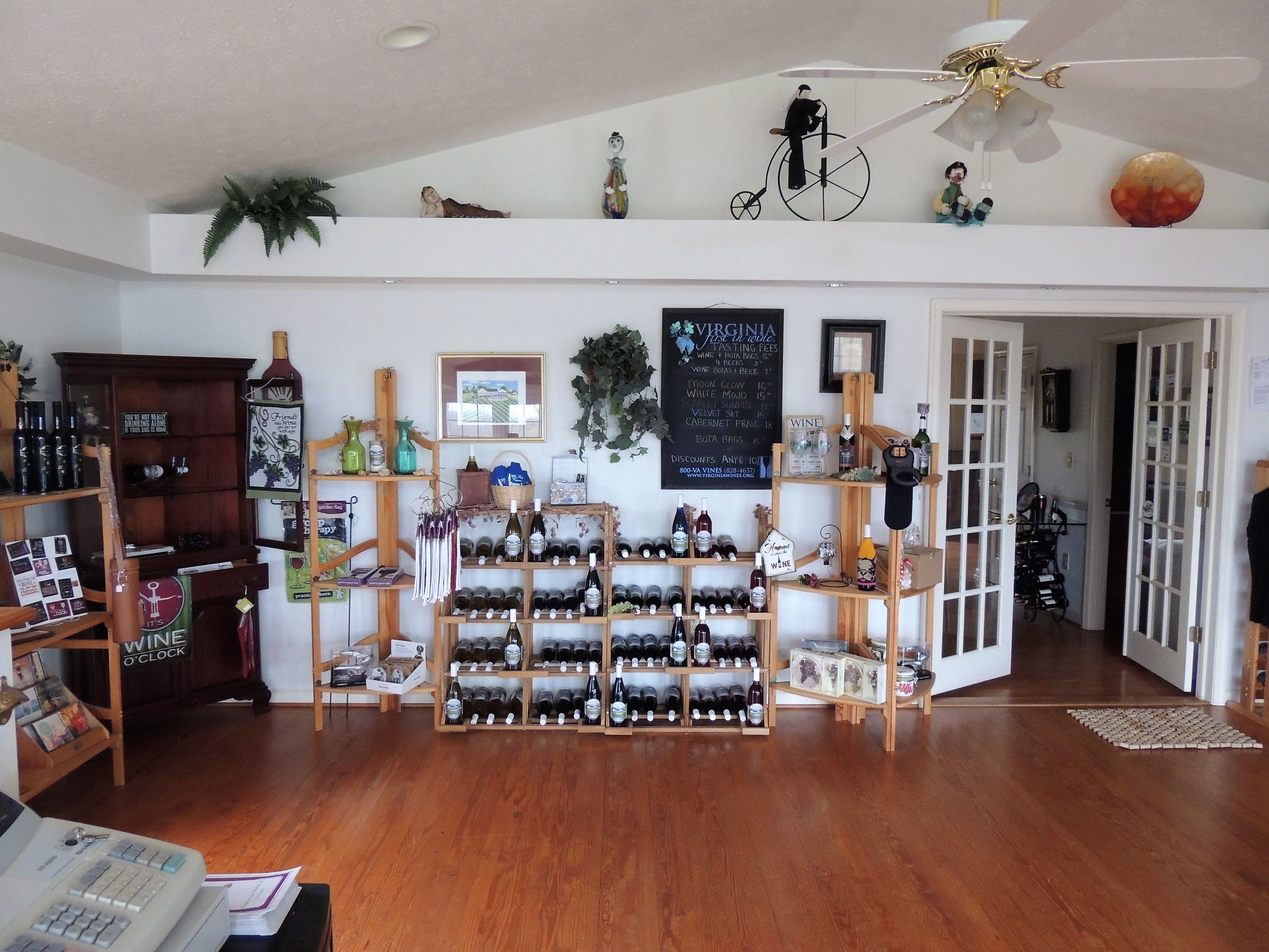 White Rock Vineyard, Winery and Brew - 5