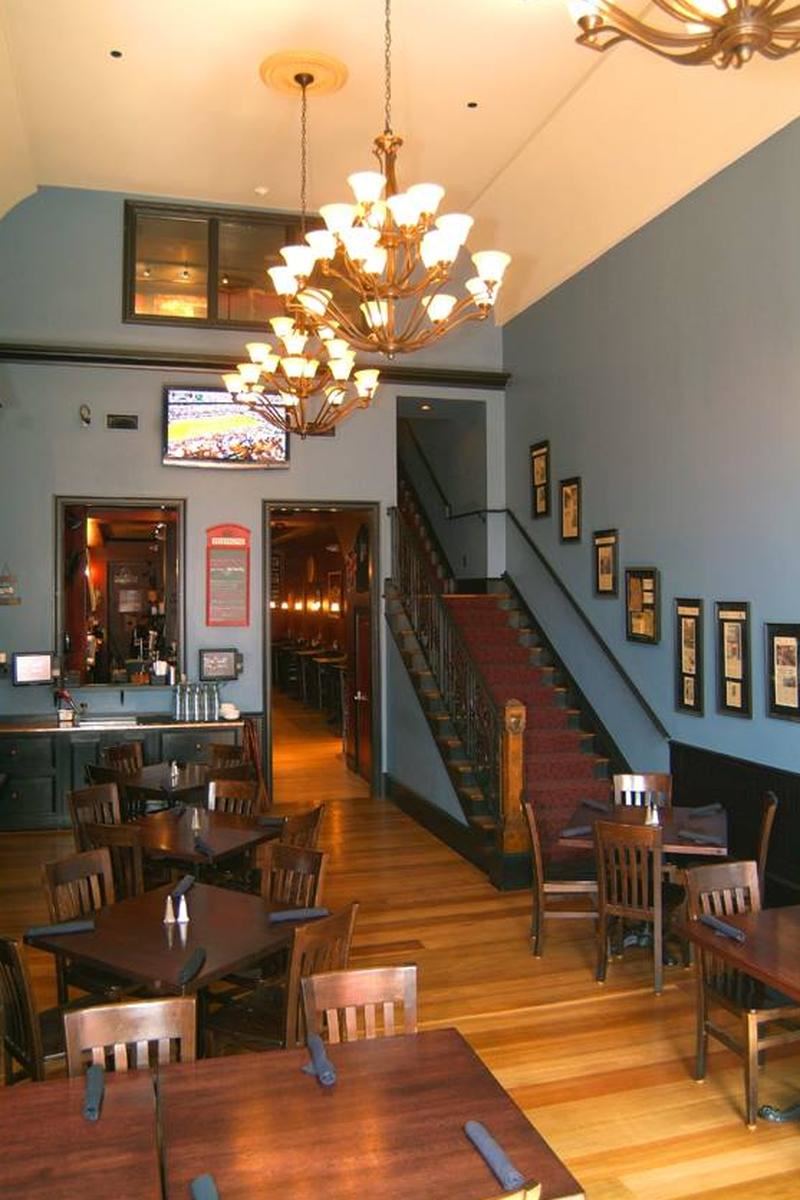 The Union Jack Pub and Restaurant - 5