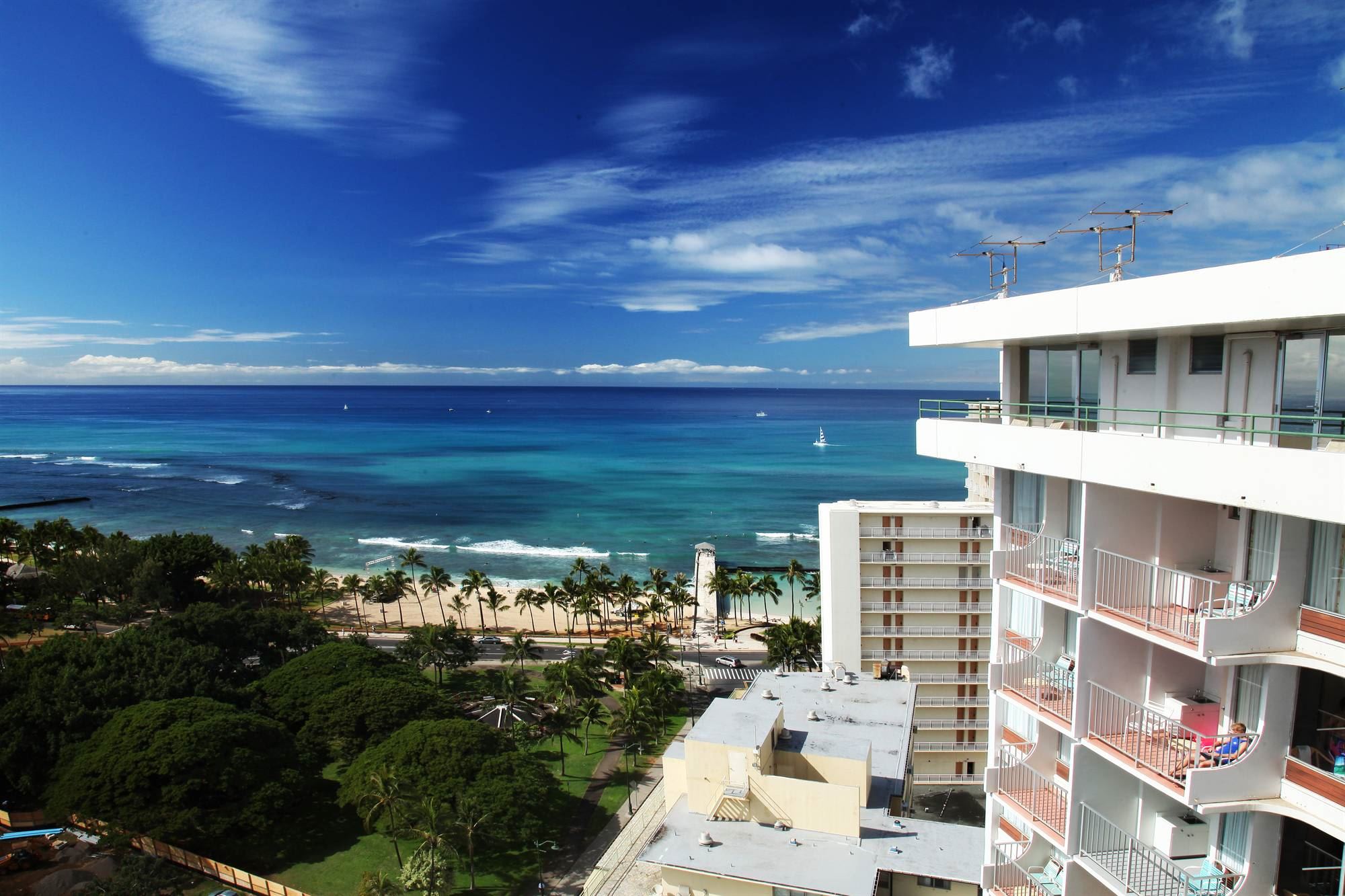 Queen Kapiolani Hotel - 4