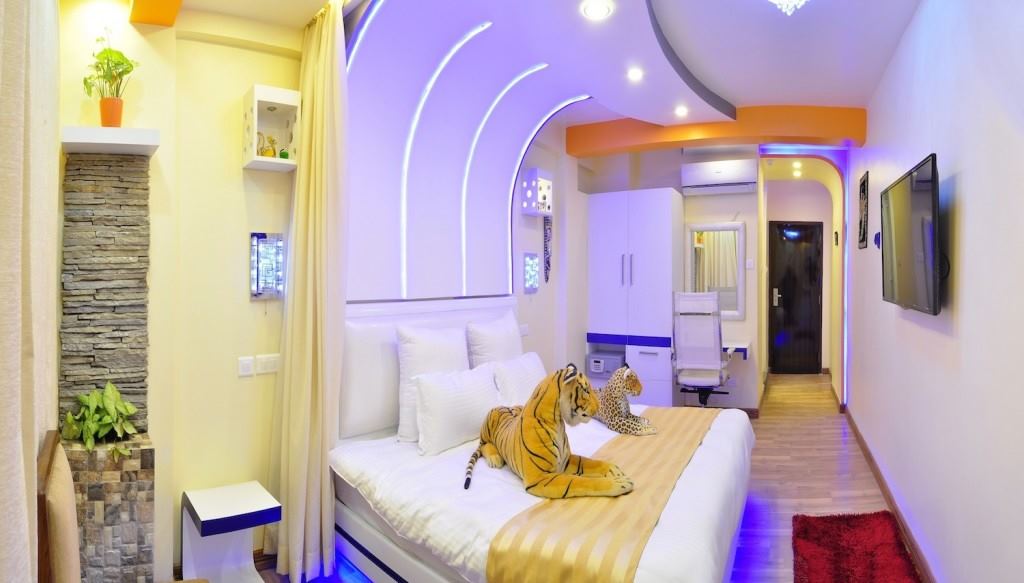 Royal Penguin Boutique Hotel - 7