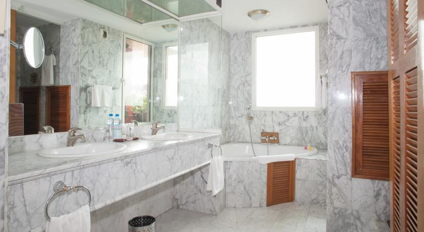 L'Hotel Colbert Spa and Casino - 6