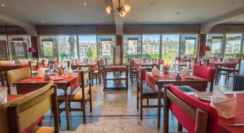 L'Hotel Colbert Spa and Casino - 4