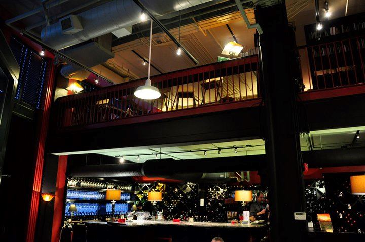 Battery Park Book Exchange and Champagne Bar - 5