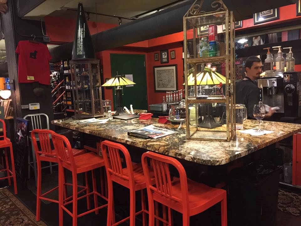 Battery Park Book Exchange and Champagne Bar - 4